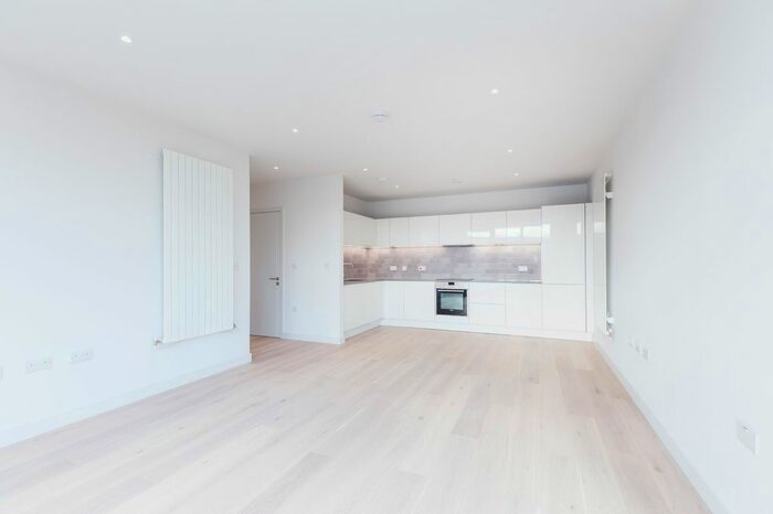 2 Bedroom Flat To Rent In Royal Crest Avenue, London, E16