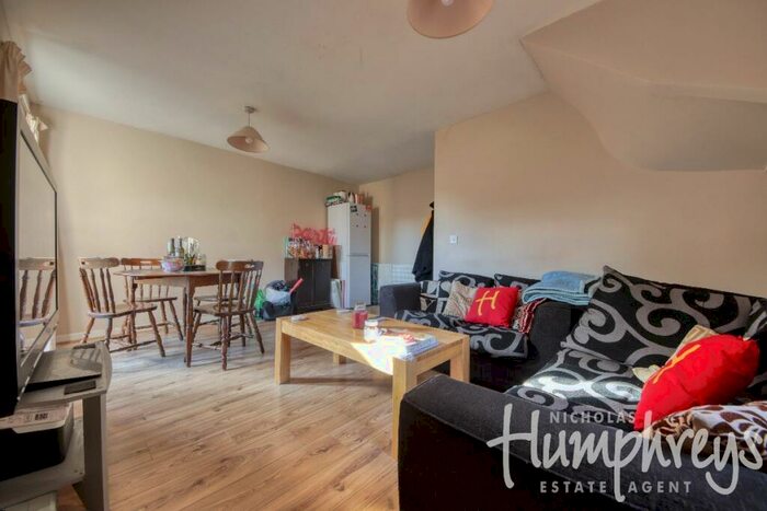 4 Bedroom Terraced House To Rent In Bed Student Home - A Kemsing Gardens, CT2