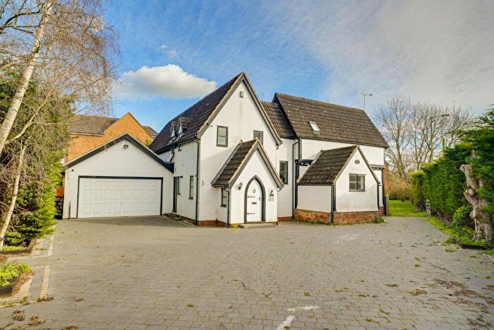 4 Bedroom Detached House For Sale In Billington Road, Leighton Buzzard, LU7