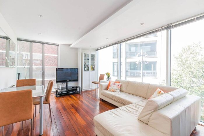2 Bedroom Flat For Sale In The Grove, Stratford, London, E15
