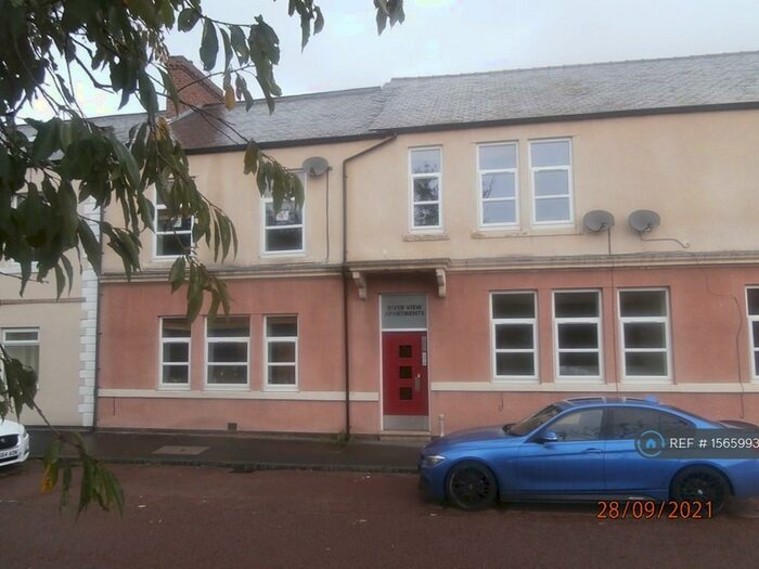 2 Bedroom Flat To Rent In River View, Blackhall Mill, Newcastle Upon Tyne, NE17