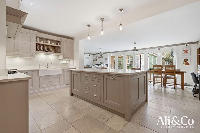 4 Bedroom Semi-detached House For Sale In Victoria Avenue, Grays, RM16