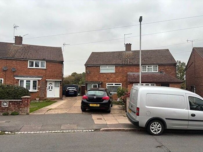 3 Bedroom Semi-Detached House To Rent In Chesford Road, Luton, LU2