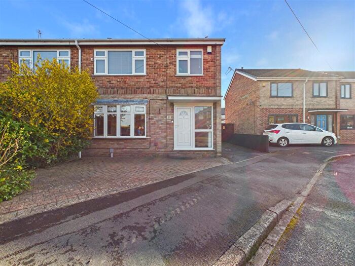 3 Bedroom Semi Detached House For Sale In Collynson Close, Willerby, Hull, HU10