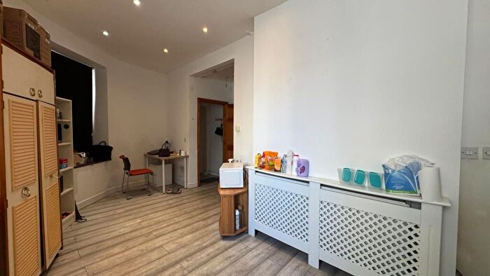 2 Bedroom Semi-Detached House To Rent In Worrall Road, Bristol, BS8