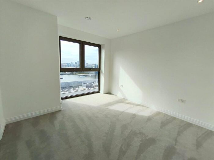 1 Bedroom Apartment To Rent In Halcyon House, Queens Cross, London, E16