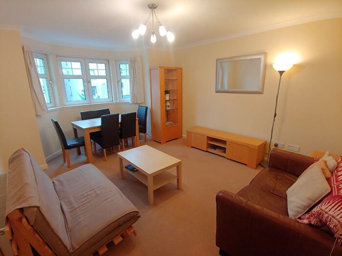 2 Bedroom Flat To Rent In Duff Street, Dalry, Edinburgh, EH11