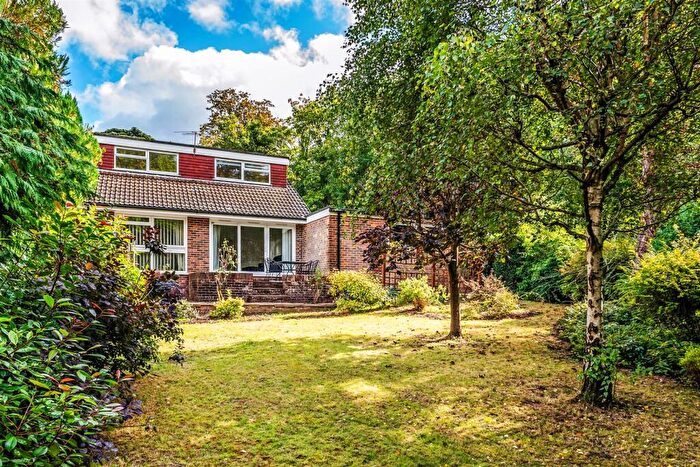 4 Bedroom Detached House For Sale In Ermyn Way, Leatherhead, KT22