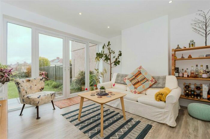 3 Bedroom Semi-Detached House To Rent In Kingsway, St. George, Bristol, BS15