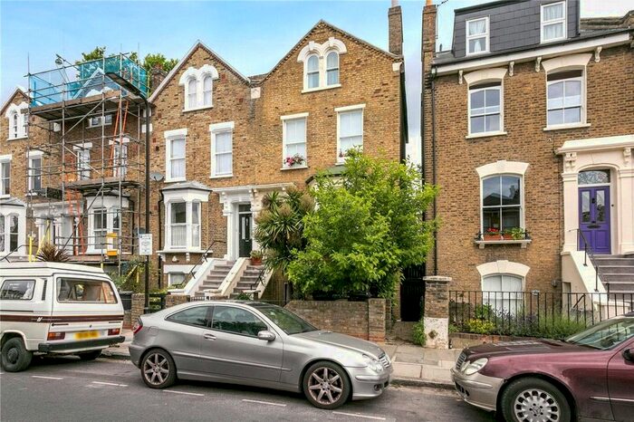 3 Bedroom Flat To Rent In Colvestone Crescent, London, E8