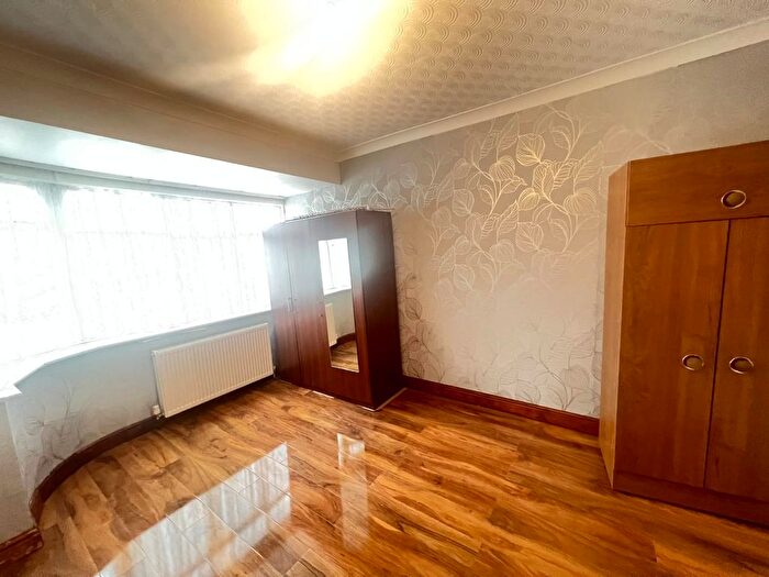4 Bedroom Semi-Detached House To Rent In George V Way, Greenford, Greater London, UB6