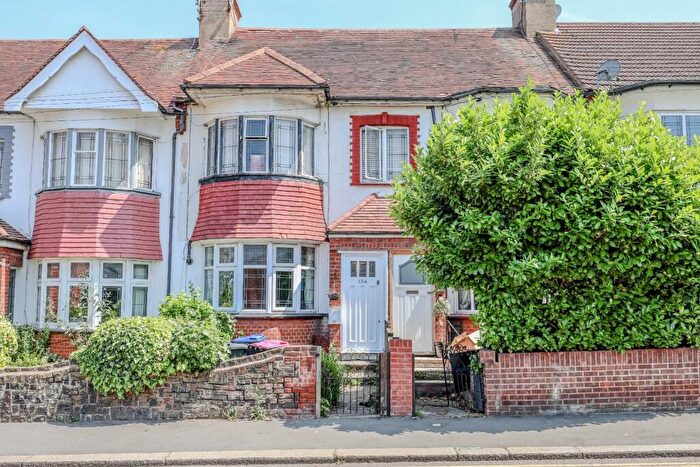 3 Bedroom Flat For Sale In Elm Road, Leigh-On-Sea, SS9