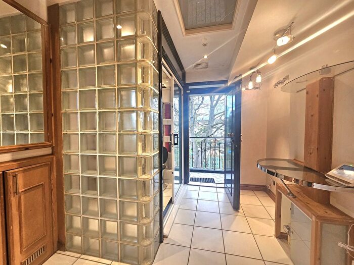 1 Bedroom Flat To Rent In Burns House, N16