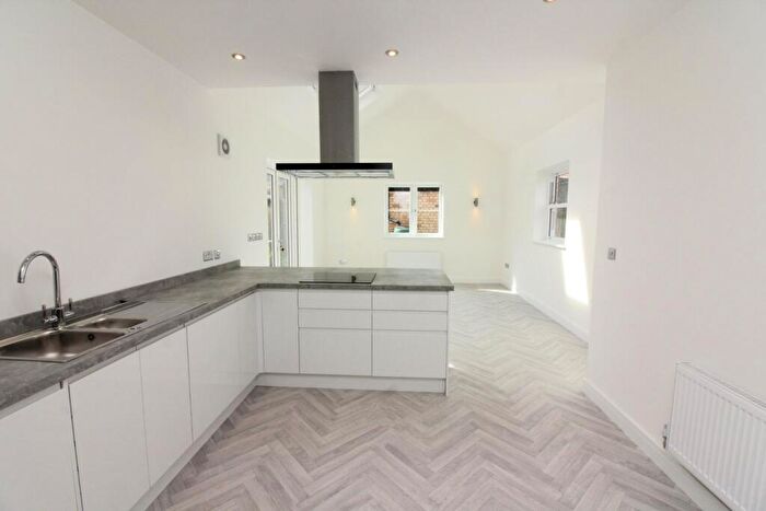 3 Bedroom Detached House For Sale In Regent Street, Stotfold, Hitchin, SG5