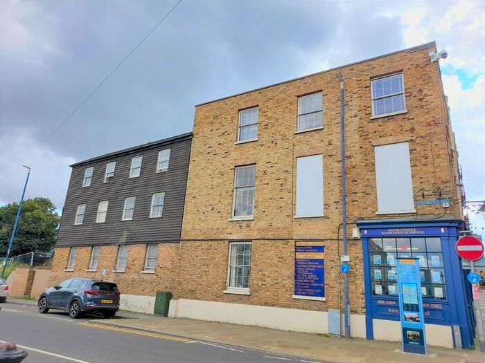 2 Bedroom Flat To Rent In Flat, , Gravesend, DA11