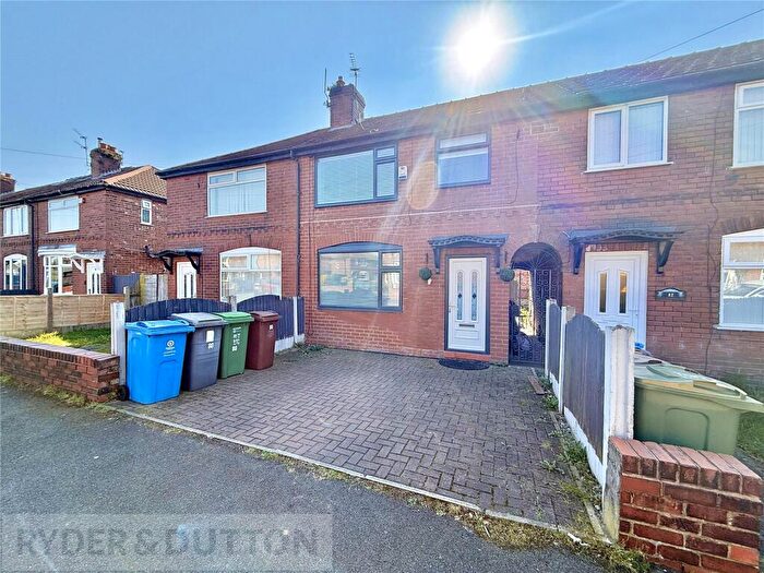 3 Bedroom Town House To Rent In Williams Crescent, Chadderton, Oldham, Greater Manchester, OL9