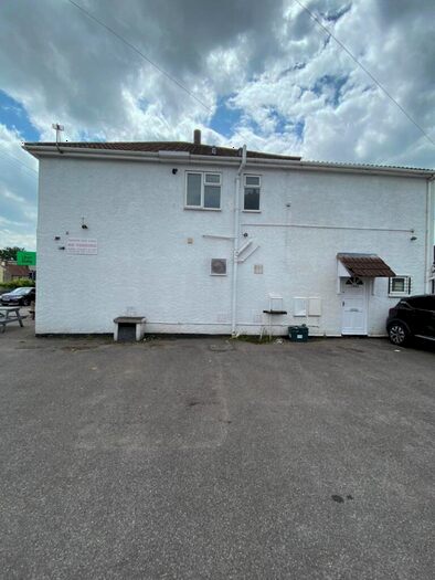 2 Bedroom Flat To Rent In High Street, Bristol, BS30