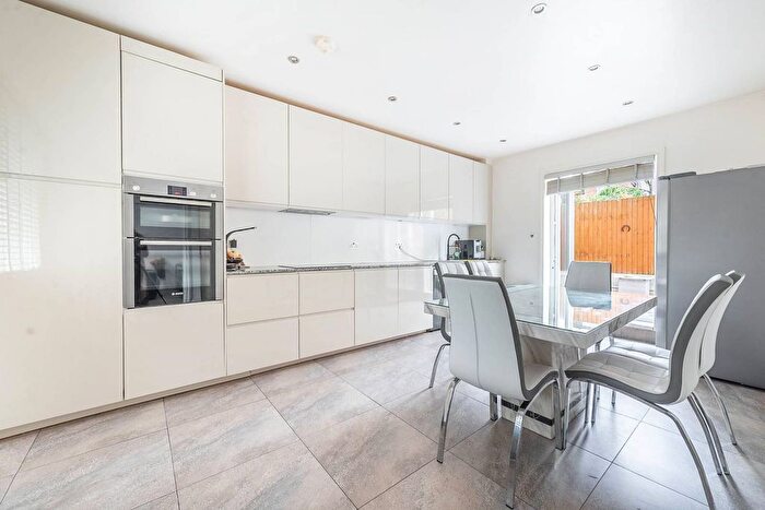 6 Bedroom Detached House For Sale In Kingsbury Road, Kingsbury, London, NW9