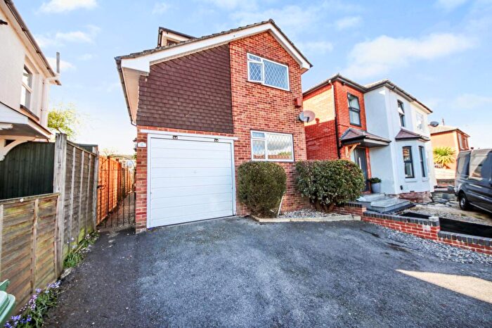 3 Bedroom Detached House For Sale In Middle Road, Sholing, SO19