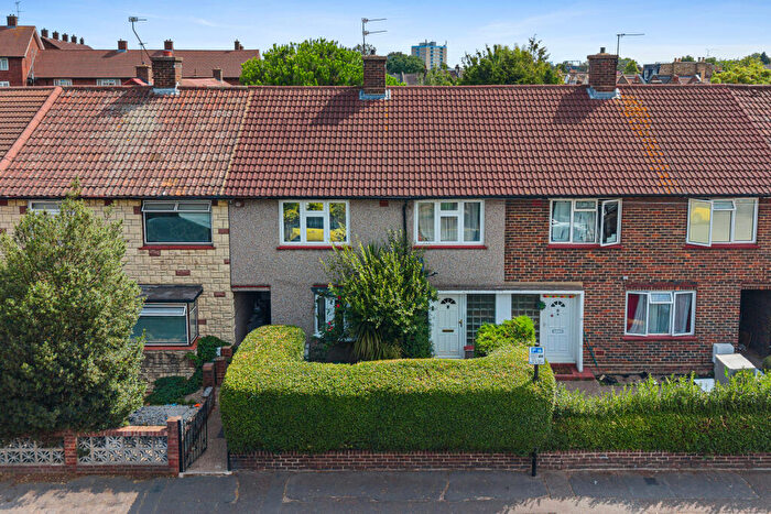4 Bedroom Terraced House For Sale In Field Road, Forest Gate, Newham, London, E7