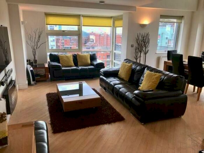 3 Bedroom Flat To Rent In , Whitworth Street West, Southern Gateway, Manchester, M1