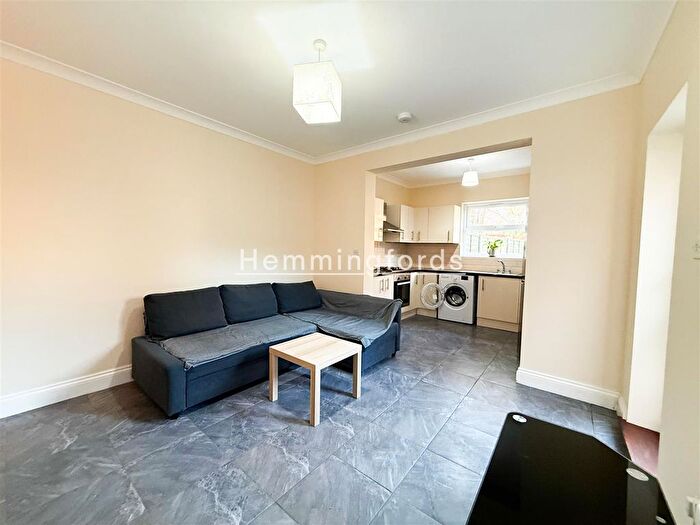 2 Bedroom Flat To Rent In Perth Road, Wood Green, N22