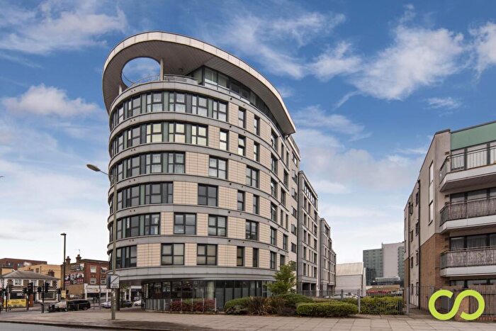 2 Bedroom Flat To Rent In Warneford Court, Mannock Close, Colindale, NW9