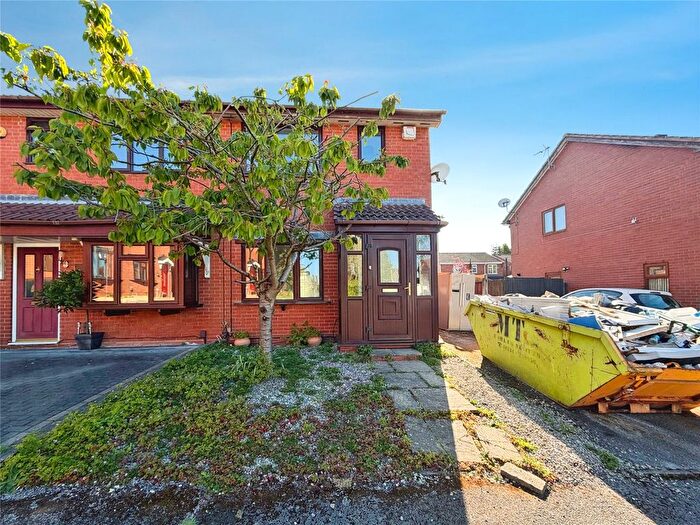 3 Bedroom Semi-detached House To Rent In Alderwood Rise, Dudley, West Midlands, DY3