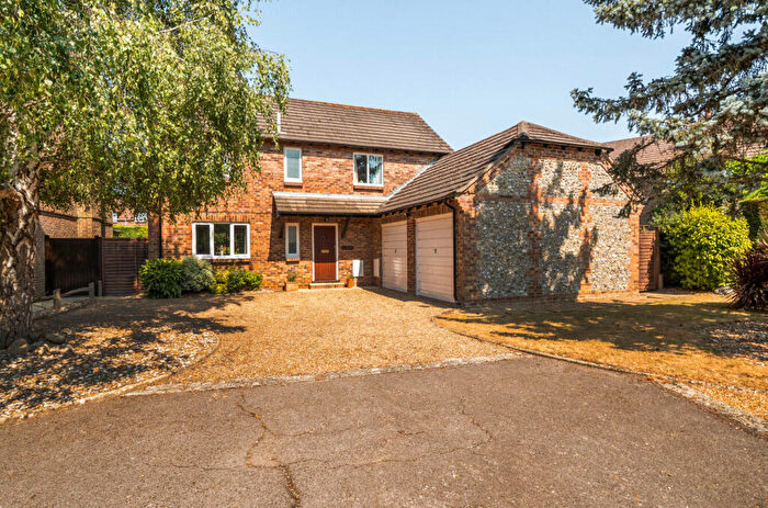 4 Bedroom Detached House For Sale In Selham Close, Chichester, West Sussex, PO19