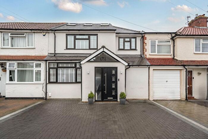 5 Bedroom End Of Terrace House For Sale In Kenilworth Avenue, Harrow, HA2