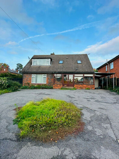 4 Bedroom Bungalow To Rent In Stonards Hill, Essex, CM16