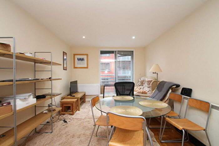 2 Bedroom Apartment To Rent In Ropewalk Court, Upper College Street, NG1