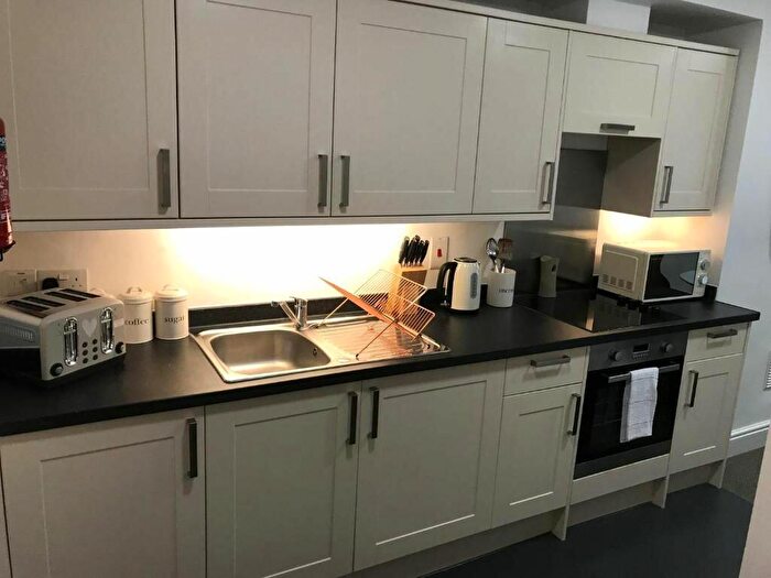 Studio To Rent In Berkeley Square, Bristol, BS8 - Photo 3