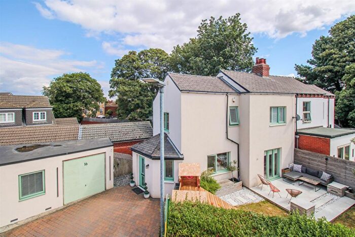 3 Bedroom Semi Detached House For Sale In Greenbank Grove, Altofts, Normanton, WF6