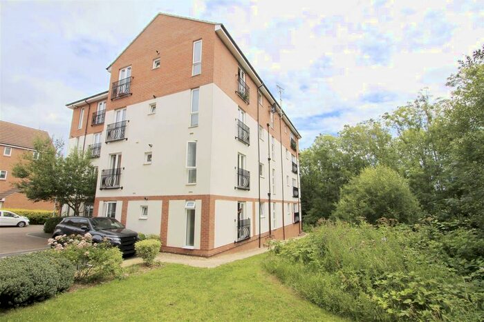2 Bedroom Flat To Rent In Laurel Court, Chadwick Gardens, Uxbridge, UB8