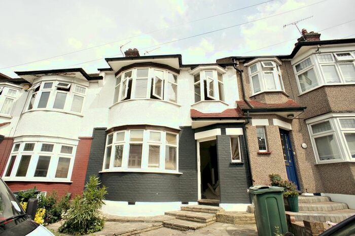 3 Bedroom Property To Rent In Alma Avenue, London, E4