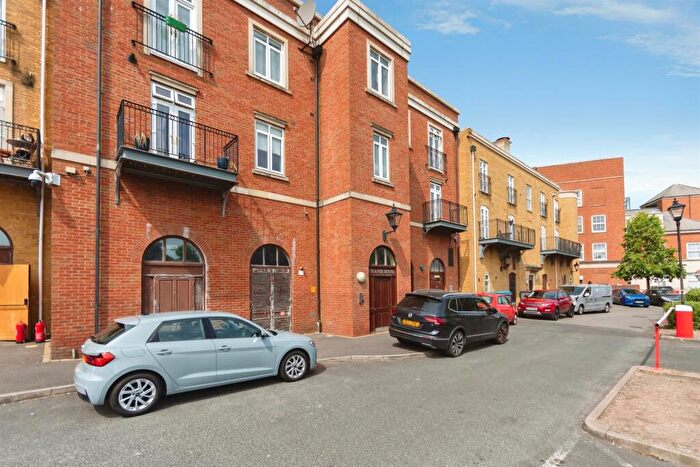 1 Bedroom Flat For Sale In Main Street, Shirley, Solihull, B90