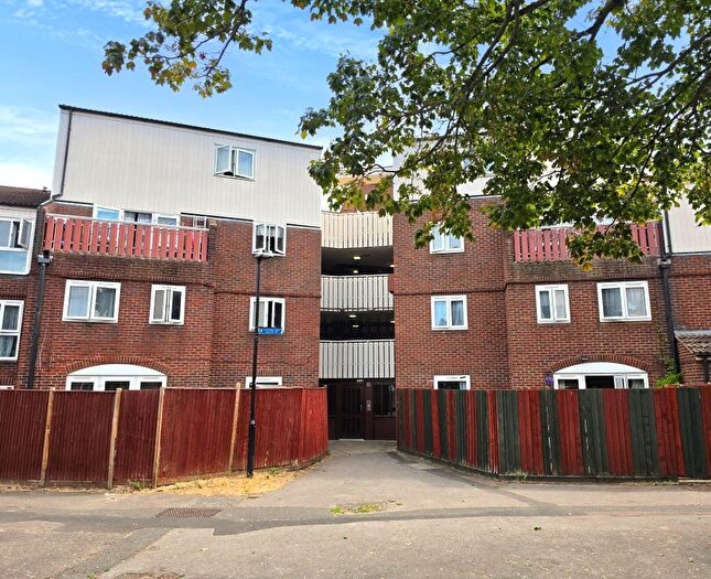 2 Bedroom Maisonette For Sale In Cottington Road, Feltham, TW13
