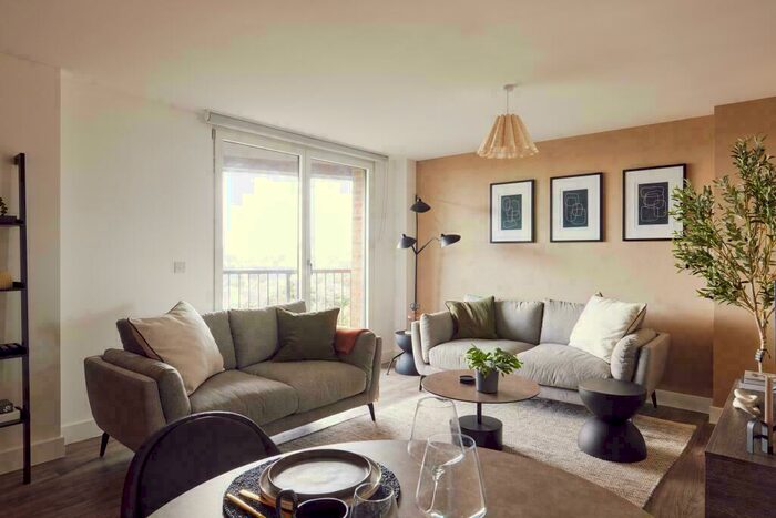 3 Bedroom Apartment To Rent In The Exchange, The Junction, Whitehall, Leeds, West Yorkshire, LS12