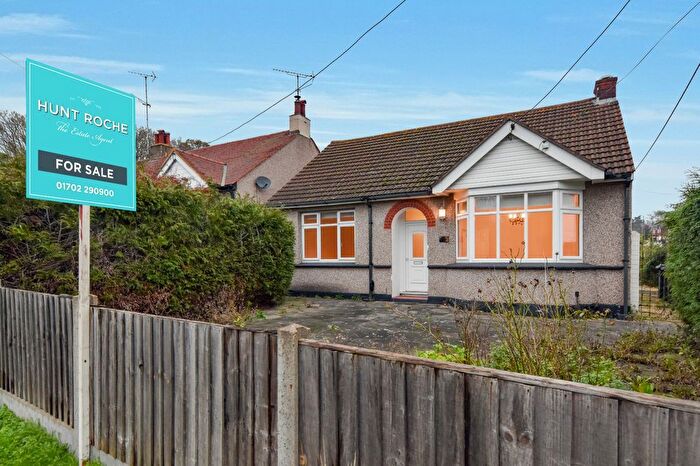 2 Bedroom Bungalow For Sale In Eastwood Road, Rayleigh, Essex, SS6