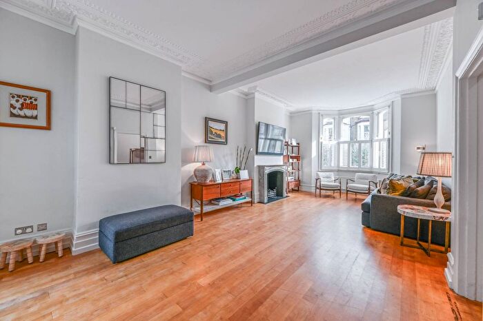 6 Bedroom Property To Rent In Beechmore Road, Battersea, London, SW11