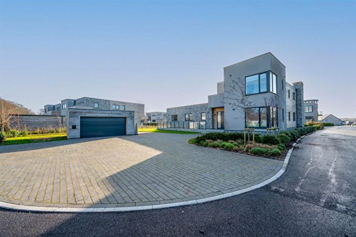 5 Bedroom House To Rent In Yachthaven, Copse Lane, Hayling Island, PO11