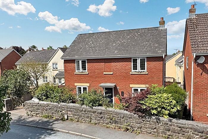 4 Bedroom Detached House For Sale In Oakfields, Tiverton, EX16