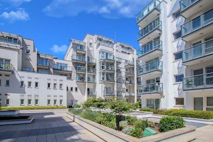 2 Bedroom Flat To Rent In Point Pleasant, London, SW18