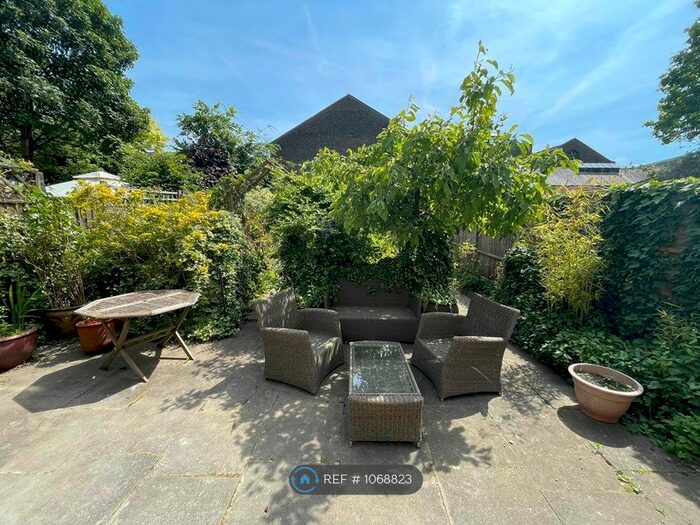 1 Bedroom Flat To Rent In Glengall Road, London, SE15