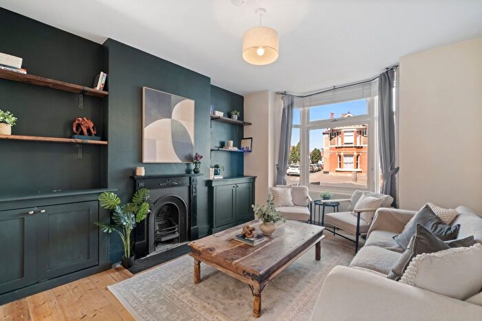 5 Bedroom Terraced House For Sale In Vant Road, Tooting, London, SW17