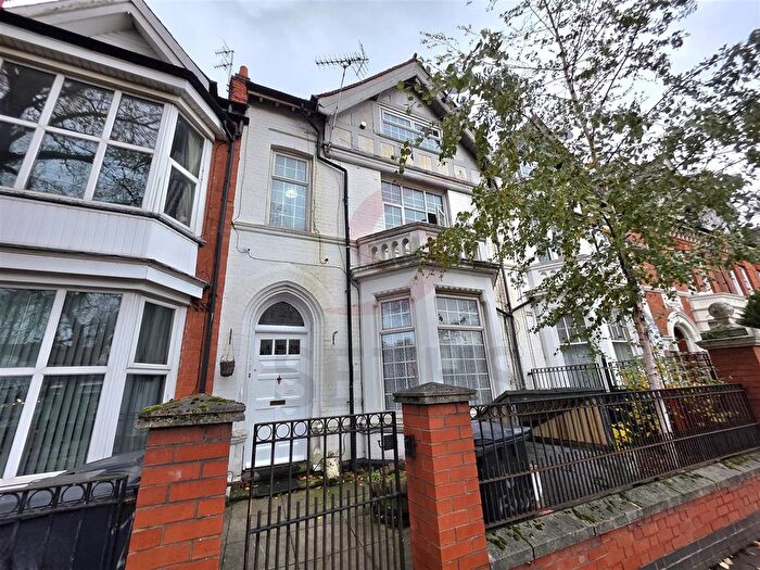 1 Bedroom Flat To Rent In Fosse Road South, Westcotes, Leicester, LE3