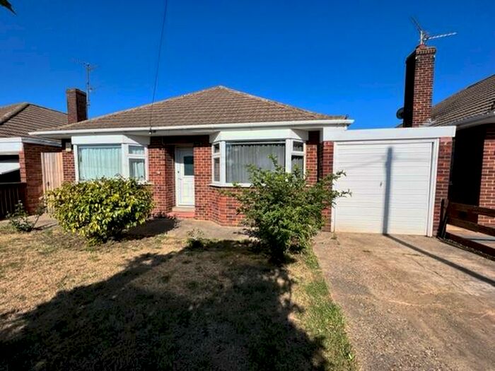 3 Bedroom Bungalow To Rent In Wright Avenue, Peterborough, PE2