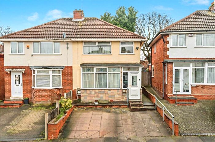 3 Bedroom Semi Detached House For Sale In Sladepool Farm Road, Birmingham, West Midlands, B14