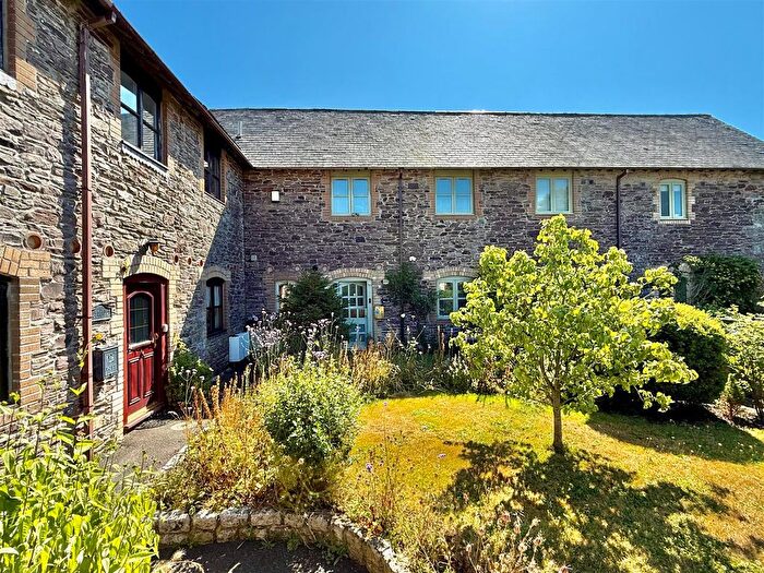 3 Bedroom Barn Conversion For Sale In Raneleigh Barns, Down Thomas, Plymouth, PL9